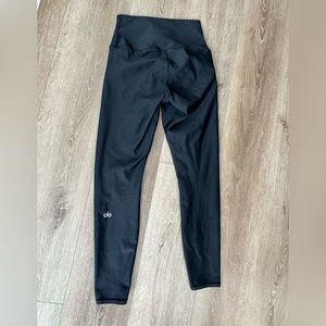 Black ALO 7/8 Airlift Leggings